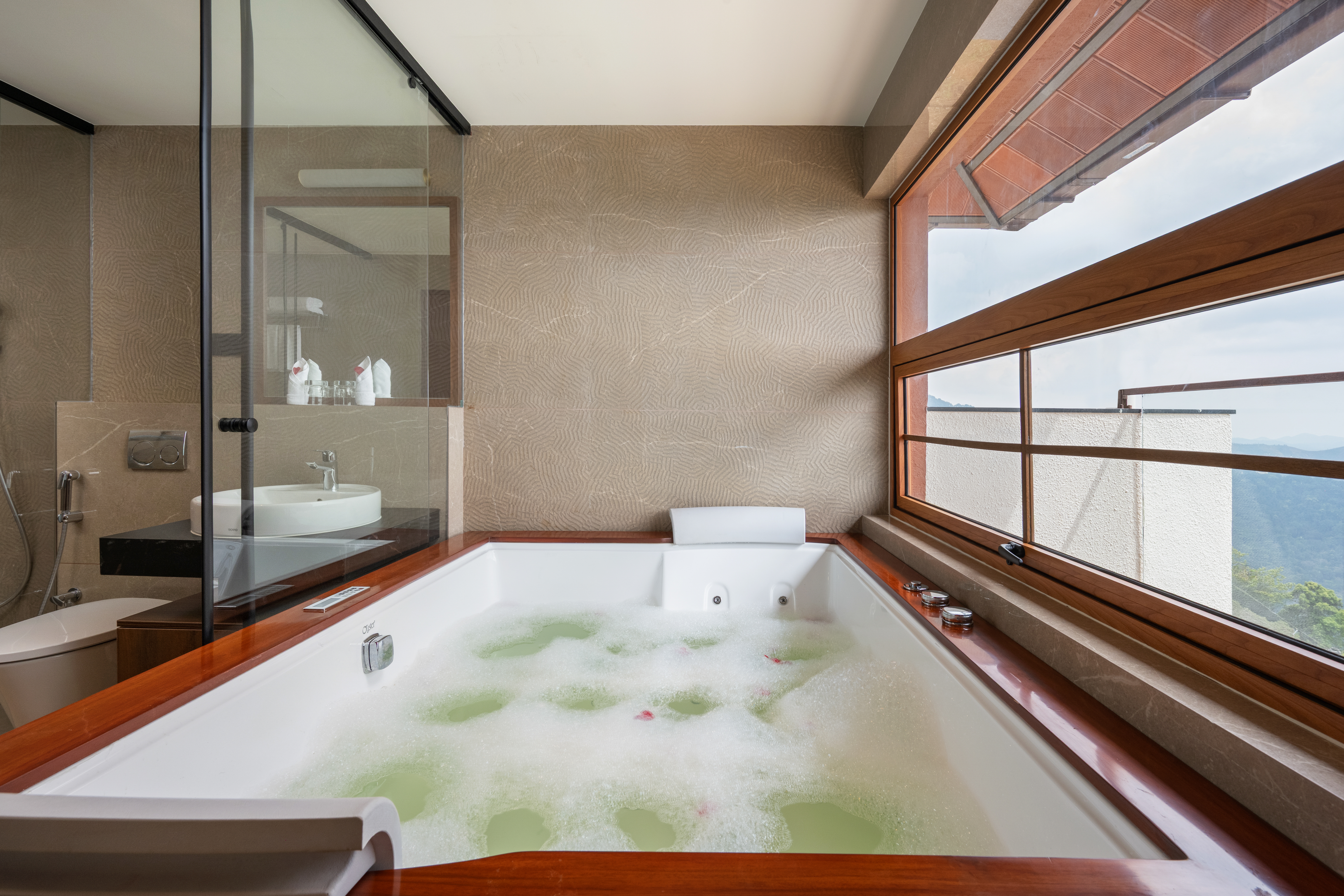 Olive Woods Munnar – elegant room interior